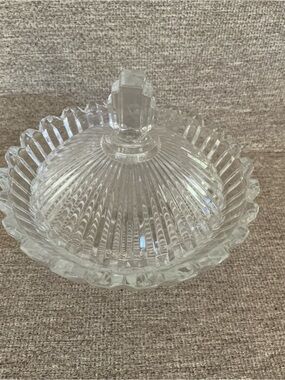 #860 Mikasa Vintage “Royal Suite” Clear Ribbed Glass Covered Candy Dish